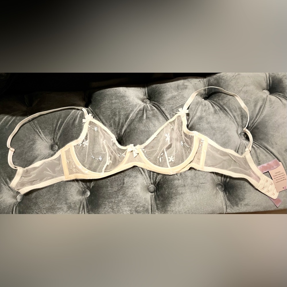 Savage X fenty White Two toned Bra